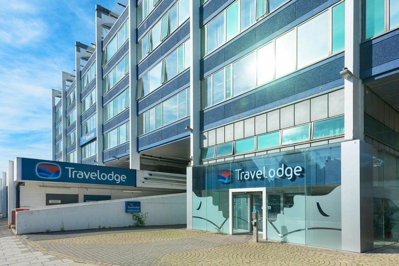 Travelodge London Teddington Exterior foto
